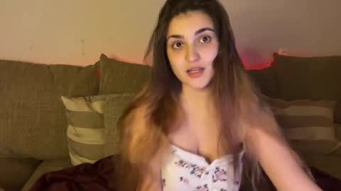 vivalenti_kiss online show from 23, 11, 2025