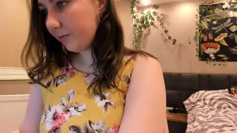 Snapshot of viverlove chatting on 7, 11, 2025 Viv online show from 7, 11, 2025