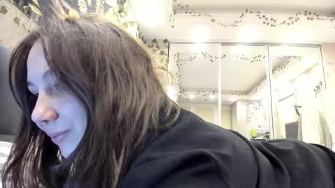 Snapshot of viverlove chatting on 9, 11, 2025 Viv online show from 9, 11, 2025