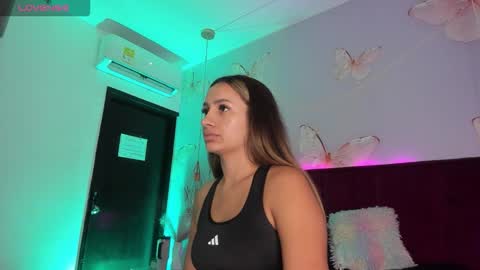 Viviana  online show from 3, 3, 2026