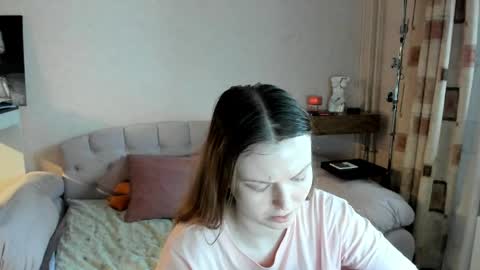Snapshot of vivian_alison chatting on 26, 4, 2026 vivian_alison online show from 26, 4, 2026