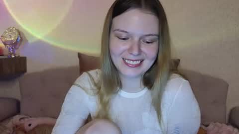 Snapshot of vivian_alison chatting on 24, 6, 2026 vivian_alison online show from 24, 6, 2026