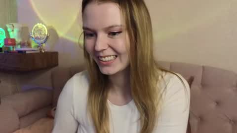 Snapshot of vivian_alison chatting on 1, 7, 2026 vivian_alison online show from 1, 7, 2026