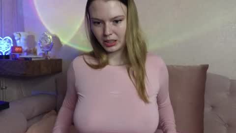 Snapshot of vivian_alison chatting on 3, 7, 2026 vivian_alison online show from 3, 7, 2026