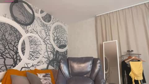 Snapshot of vivian_evans_ chatting on 13, 5, 2026 Vivian Evans online show from 13, 5, 2026