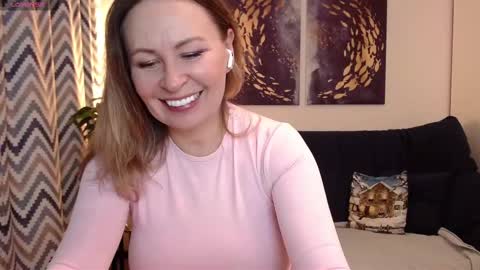 Vivian online show from 21, 2, 2025