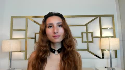 Snapshot of vivieneluxe chatting on 7, 6, 2026 Viviene online show from 7, 6, 2026