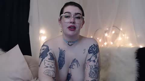 Snapshot of vixinvvitch chatting on 17, 1, 2025 VIXIN online show from 17, 1, 2025