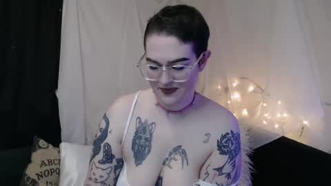 Snapshot of vixinvvitch chatting on 31, 1, 2025 VIXIN online show from 31, 1, 2025