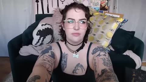 Snapshot of vixinvvitch chatting on 1, 10, 2025 VIXIN online show from 1, 10, 2025