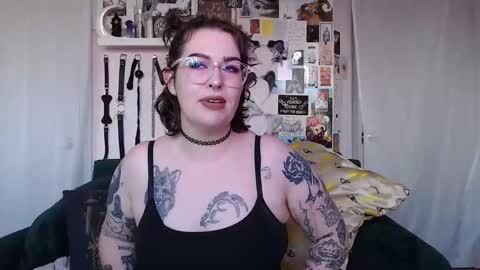 Snapshot of vixinvvitch chatting on 7, 10, 2025 VIXIN online show from 7, 10, 2025