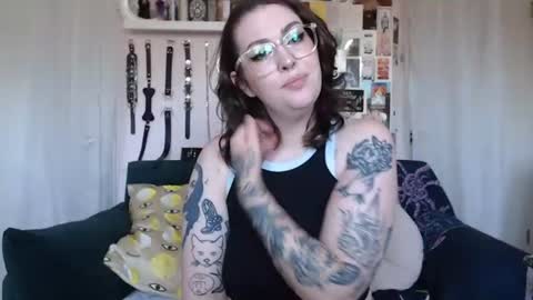 Snapshot of vixinvvitch chatting on 17, 6, 2026 VIXIN online show from 17, 6, 2026