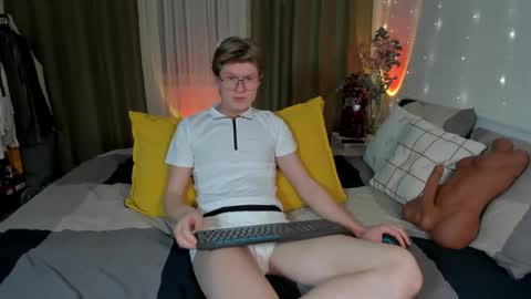 Snapshot of vlad_ggvldd chatting on 5, 2, 2025 Vlad Dinovich online show from 5, 2, 2025