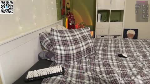 Snapshot of vlad_ggvldd chatting on 7, 3, 2025 Vlad Dinovich online show from 7, 3, 2025