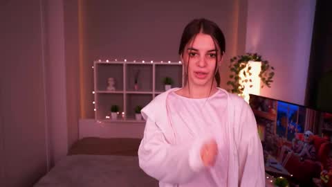 Snapshot of vondapeake chatting on 8, 11, 2025 Sofia online show from 8, 11, 2025