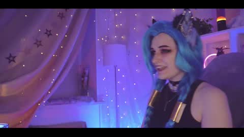 Snapshot of vronnier chatting on 14, 2, 2025 vronnier online show from 14, 2, 2025