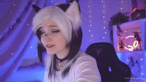 Snapshot of vronnier chatting on 8, 3, 2025 vronnier online show from 8, 3, 2025