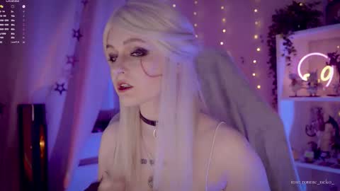 Snapshot of vronnier chatting on 21, 9, 2025 vronnier online show from 21, 9, 2025