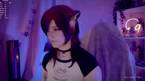 Snapshot of vronnier chatting on 2, 10, 2025 vronnier online show from 2, 10, 2025