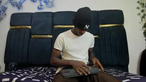 vsleyandlunaper online show from 27, 3, 2026