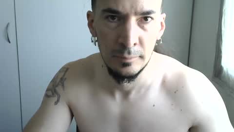 Snapshot of vulgarismagistral15 chatting on 1, 10, 2025 Vulgaris online show from 1, 10, 2025