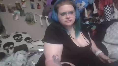 Snapshot of vyxenvoid chatting on 12, 4, 2026 Vyx online show from 12, 4, 2026