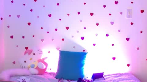 kitty SUPORT ME AND MY BABY SINGLE MOMY online show from 8, 3, 2025