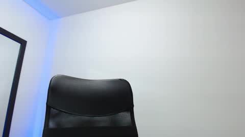 Snapshot of walter_brownn01 chatting on 21, 1, 2025 WALTER BROWN online show from 21, 1, 2025