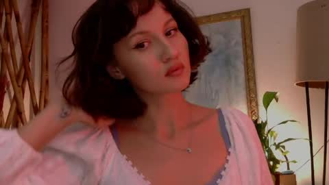 Snapshot of wanderwhitch chatting on 25, 4, 2026 Miya online show from 25, 4, 2026