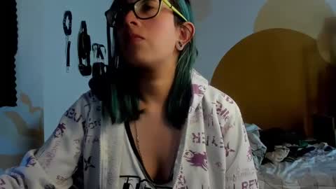 Snapshot of waningrosee chatting on 4, 1, 2025 Waningrose  Lu online show from 4, 1, 2025