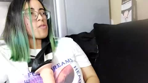 Waningrose  Lu online show from 8, 11, 2025