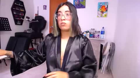 Snapshot of waningrosee chatting on 19, 4, 2026 Waningrose Lu online show from 19, 4, 2026