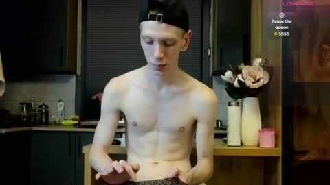Snapshot of warmwhisp chatting on 18, 7, 2026 ZID online show from 18, 7, 2026