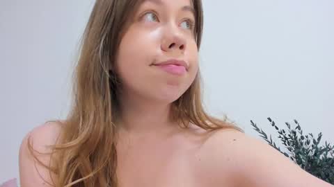 Snapshot of watermelon_sugar_ chatting on 3, 3, 2025 Tess Pls support me with Can we reach 155 my favorite number online show from 3, 3, 2025