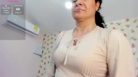 Snapshot of watson_crystal00 chatting on 30, 5, 2026 Milf Latina online show from 30, 5, 2026