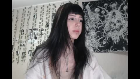 Snapshot of wavy_nights chatting on 13, 5, 2026 Mina online show from 13, 5, 2026