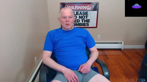 Snapshot of weird_chris chatting on 12, 4, 2026 Chris online show from 12, 4, 2026