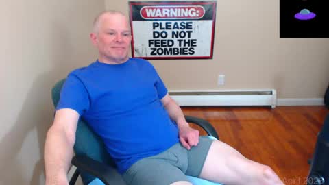 Snapshot of weird_chris chatting on 27, 4, 2026 Chris online show from 27, 4, 2026
