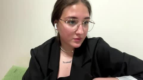 Snapshot of wendolynmusil chatting on 24, 5, 2026 Anna online show from 24, 5, 2026