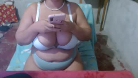 Snapshot of wenkitty chatting on 27, 10, 2025 kitty online show from 27, 10, 2025