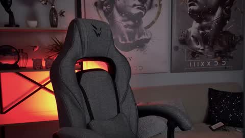 little girl who is always rightLisa online show from 26, 3, 2026