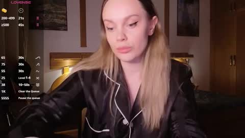 Lana online show from 24, 10, 2025