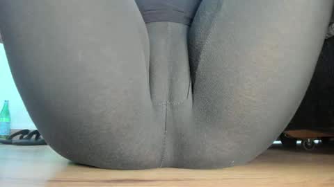 wet_pants2022 online show from 20, 5, 2026