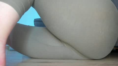 wet_pants2022 online show from 8, 7, 2026
