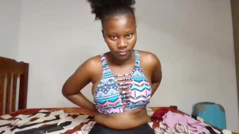 Snapshot of wet_pussieyy chatting on 17, 6, 2026 wet_pussieyy online show from 17, 6, 2026