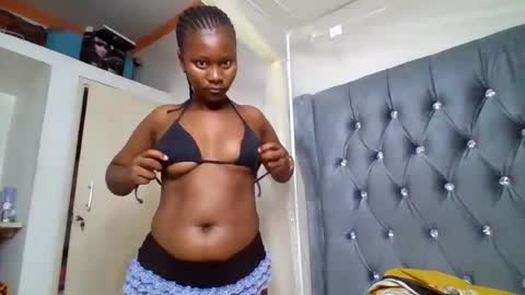 Snapshot of wet_pussieyy chatting on 5, 8, 2026 wet_pussieyy online show from 5, 8, 2026