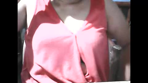 Snapshot of wethornypussy4u chatting on 16, 10, 2025 wethornypussy4u online show from 16, 10, 2025