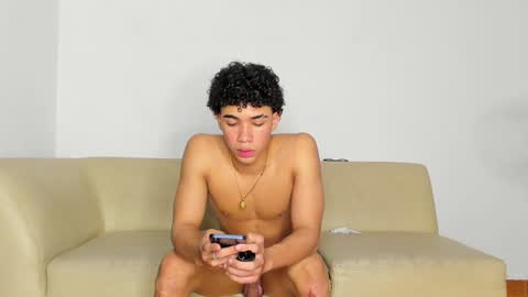 Snapshot of wetting_lust chatting on 18, 1, 2025 --New girls--TamyDark hair girl--Aitana--Mathiasglasses boy--Peter online show from 18, 1, 2025