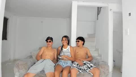 Snapshot of wetting_lust chatting on 16, 9, 2025 --New girls--TamyDark hair girl--Aitana--Mathiasglasses boy--Peter online show from 16, 9, 2025