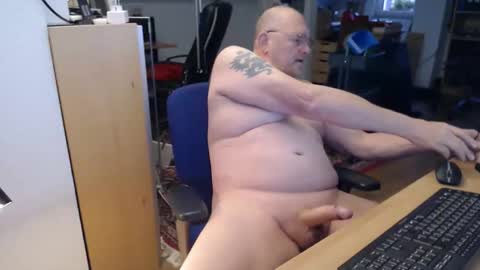 WeTwo online show from 6, 10, 2025